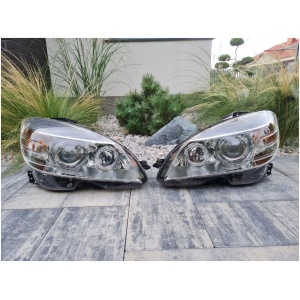 Mercedes-Benz C-Klass W204 2007-2011 strålkastare fram Bi-Xenon Dynamic LED (svängbar) A2048203059 A2048208961 18017323438 main