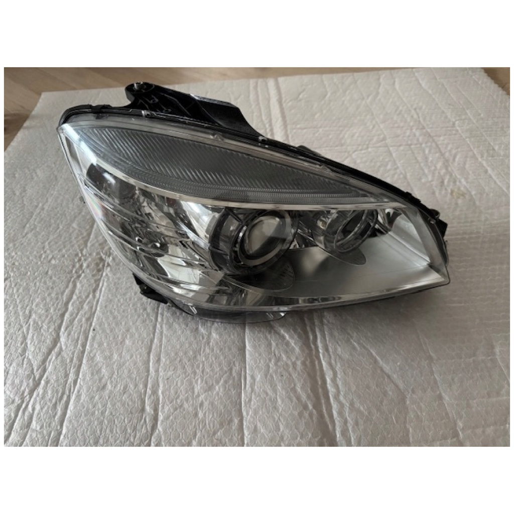 Höger strålkastare Bi-Xenon adaptiv/svängbar Mercedes C-Klass W204 A2048203059 EU OEM