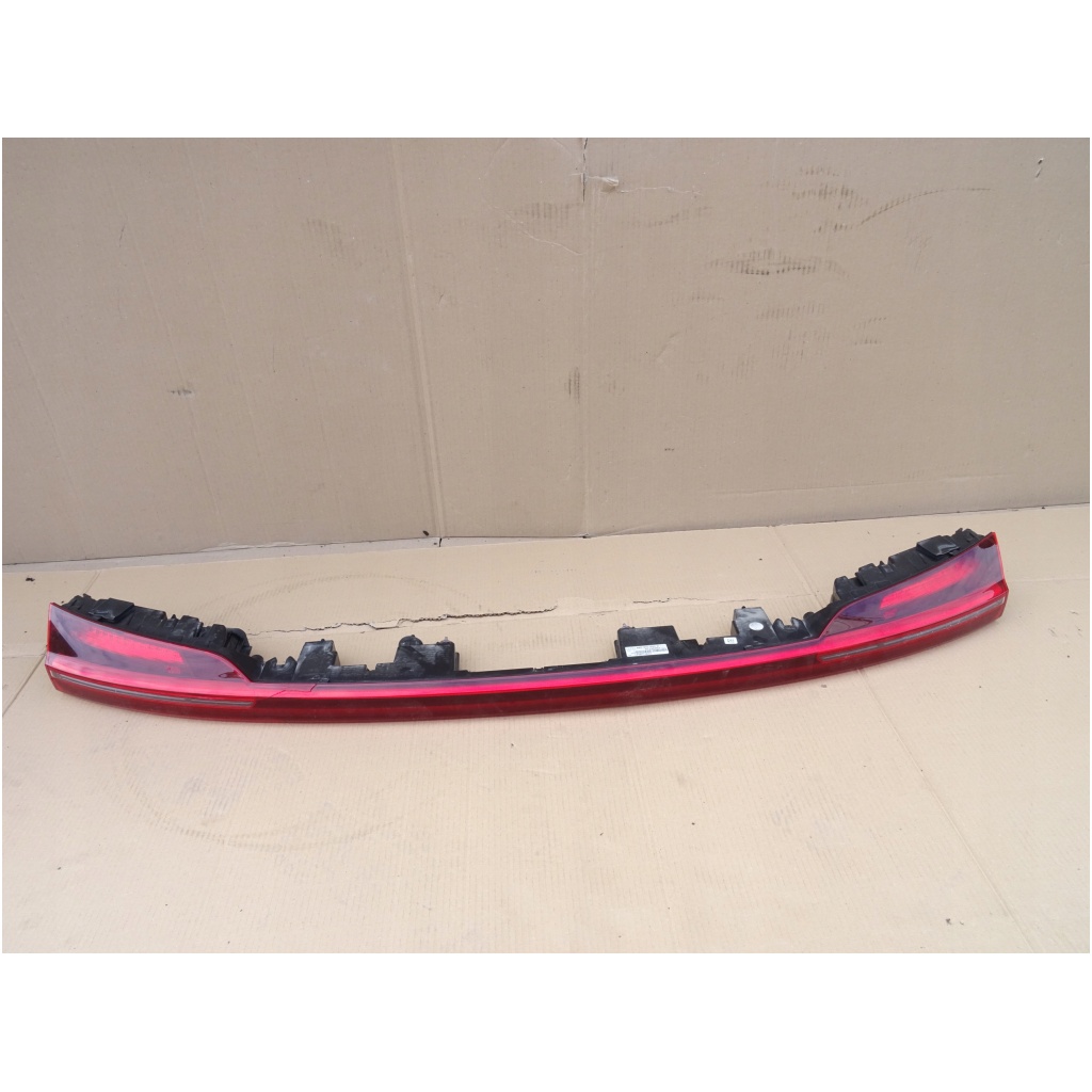 Bakre lampa/blenda i baklucka Audi e-tron 4KE945095D