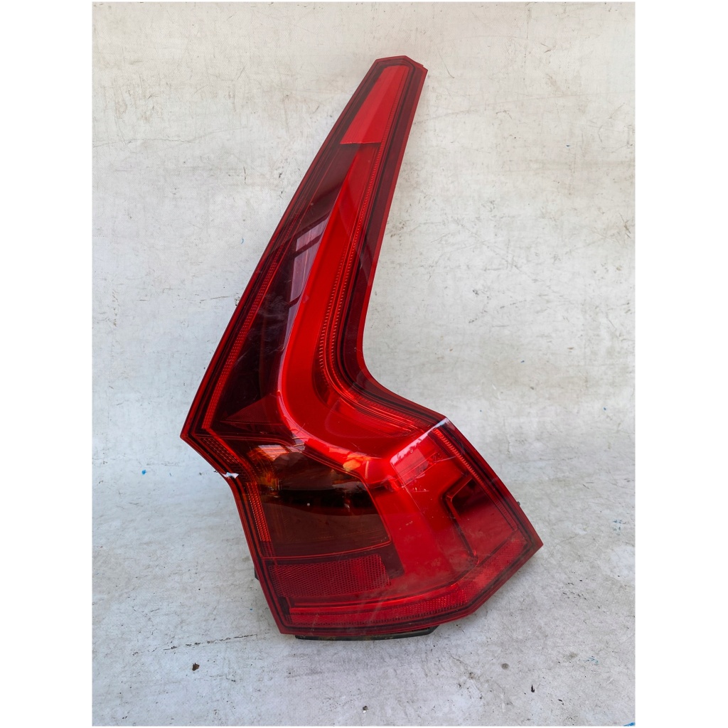 Volvo V90 2016– baklampa höger bak (i skärm) LED 32293877