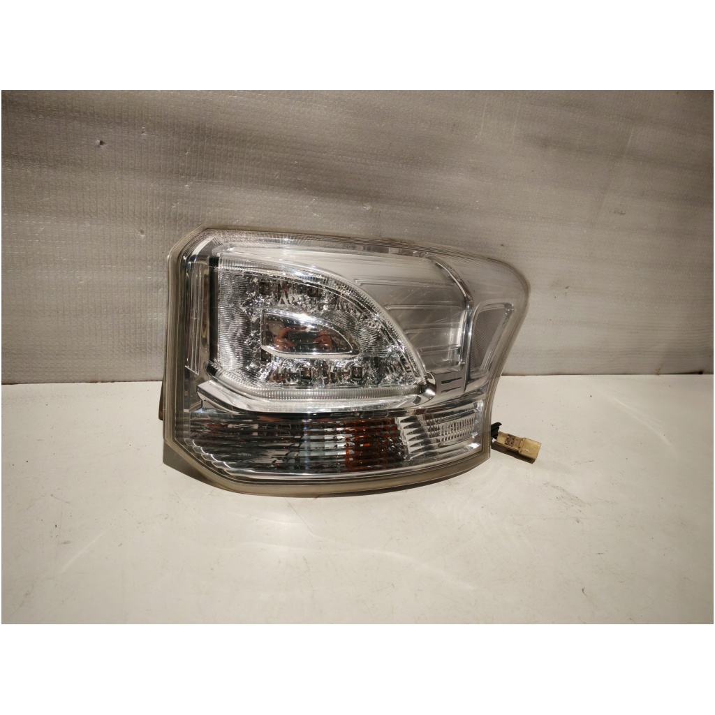 Baklampa höger i skärm LED Mitsubishi Outlander III 2012-2015 8330A790
