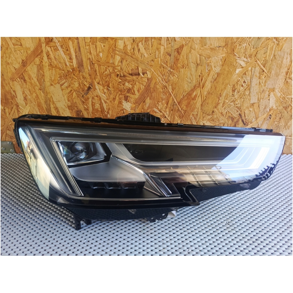 Höger strålkastare fram Audi A4 Full LED 8W0.941.774 (original)
