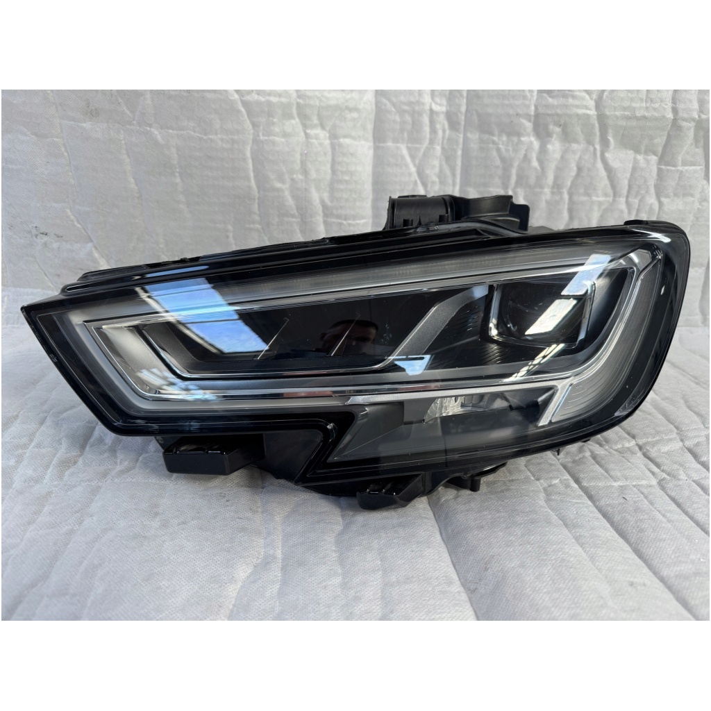 Audi A3 8V0 facelift vänster strålkastare Full LED Matrix (EU) 8V0941783