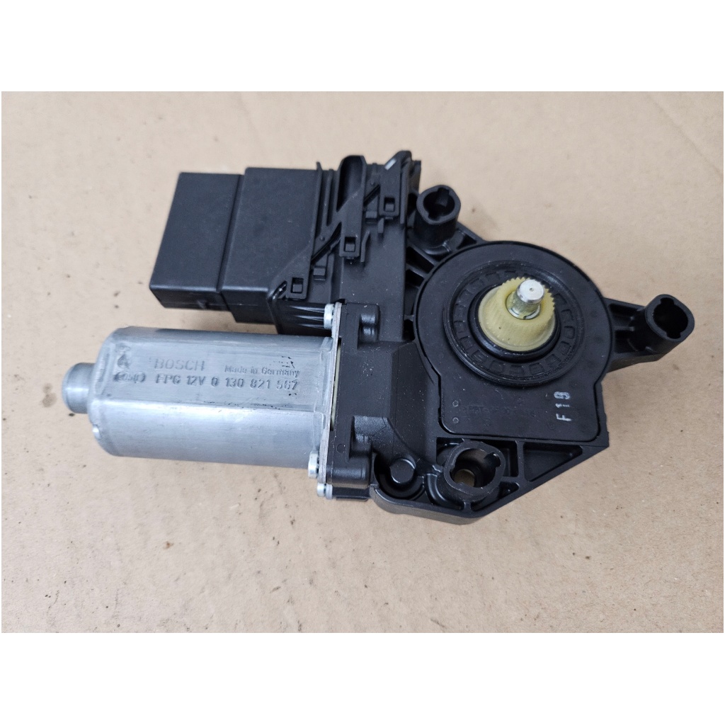 Fönsterhissmotor med styrmodul VW 5K0959703A