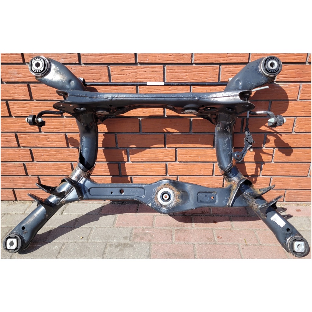 Audi A4/A5 B8 Lift bakre hjälpram (sanki) 8K0505235 AQ 8K0505235AK