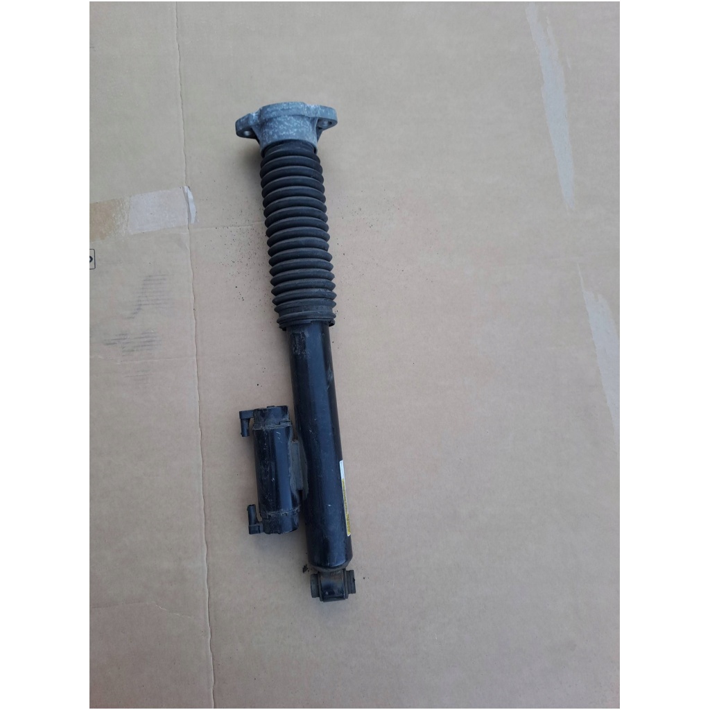 Bakre vänster stötdämpare Mercedes-Benz GLC C253 A2533203300 (OE)